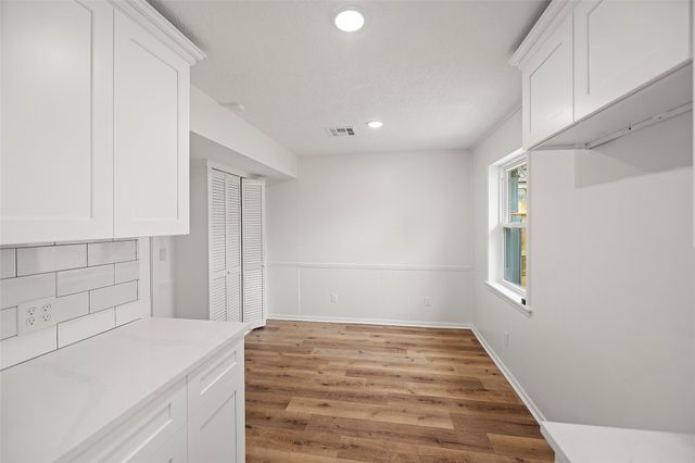10642 Mayfield Road, Houston, TX 77043
