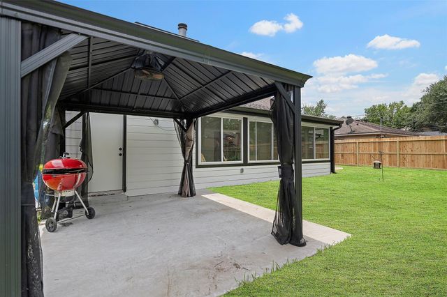 10642 Mayfield Road, Houston, TX 77043