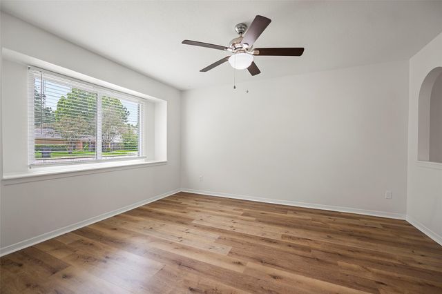 10642 Mayfield Road, Houston, TX 77043