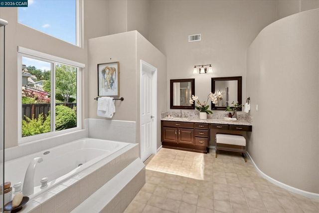 81 Monza Ct, Danville, CA 94526