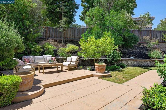 81 Monza Ct, Danville, CA 94526