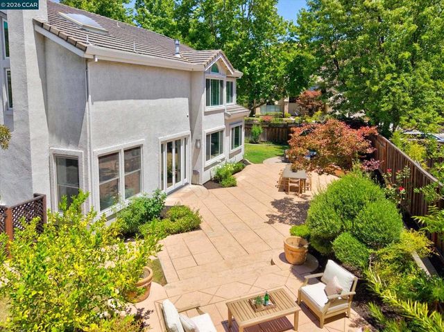 81 Monza Ct, Danville, CA 94526