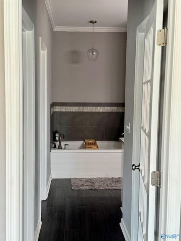 419 Pembrooke Circle, Hartselle, AL 35640