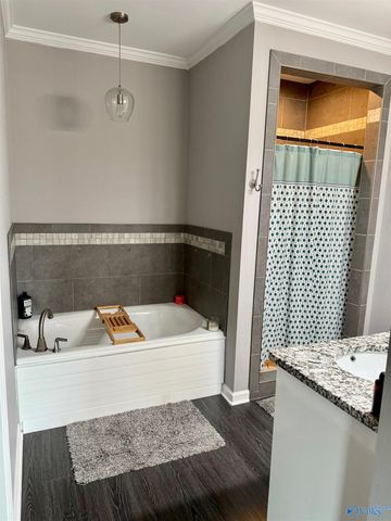 419 Pembrooke Circle, Hartselle, AL 35640