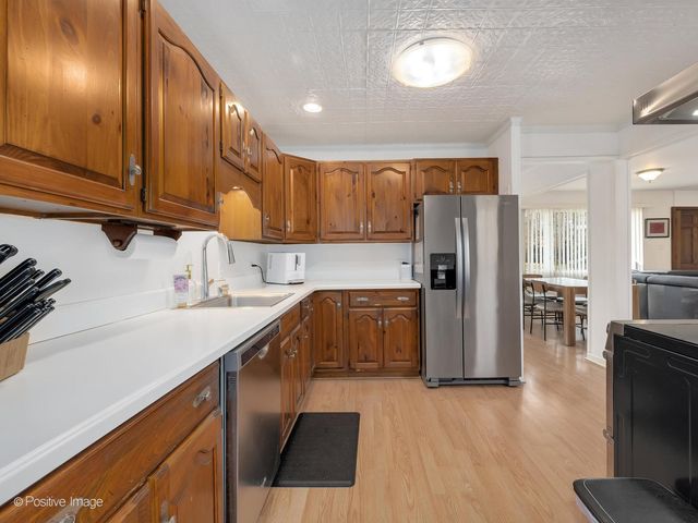 5549 Laurel Avenue, La Grange Highlands, IL 60525