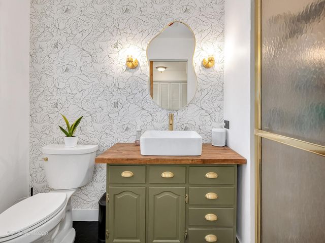 5549 Laurel Avenue, La Grange Highlands, IL 60525