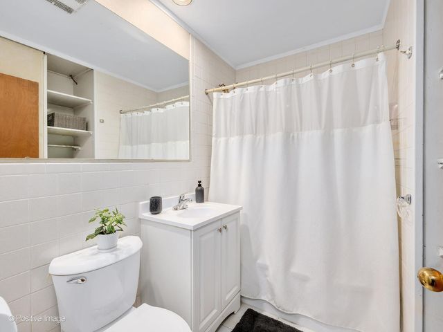 5549 Laurel Avenue, La Grange Highlands, IL 60525