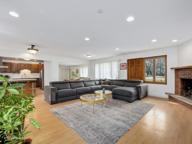 5549 Laurel Avenue, La Grange Highlands, IL 60525