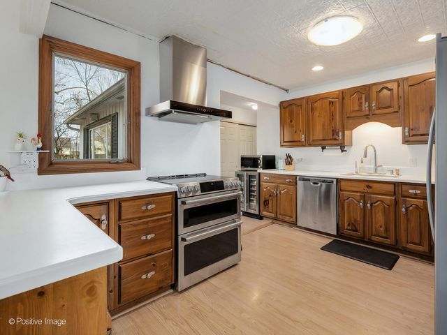 5549 Laurel Avenue, La Grange Highlands, IL 60525