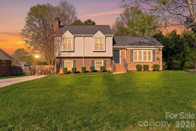 5810 Red Carriage Lane, Charlotte, NC 28212