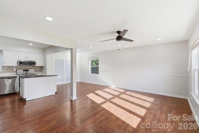 5810 Red Carriage Lane, Charlotte, NC 28212