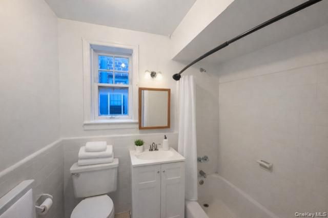 1986 W 9th Street, New York City, NY 11223