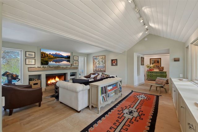 55 Paseo Del Rancho, Santa Fe, NM 87506