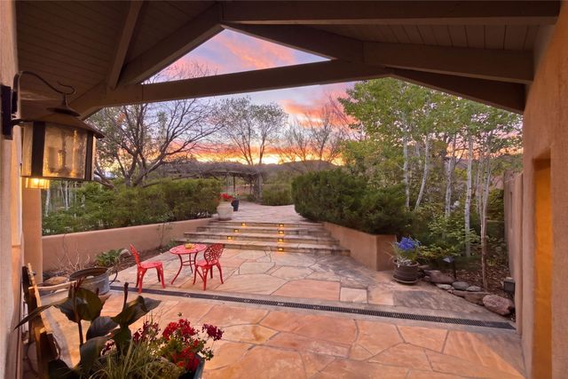 55 Paseo Del Rancho, Santa Fe, NM 87506