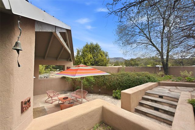55 Paseo Del Rancho, Santa Fe, NM 87506