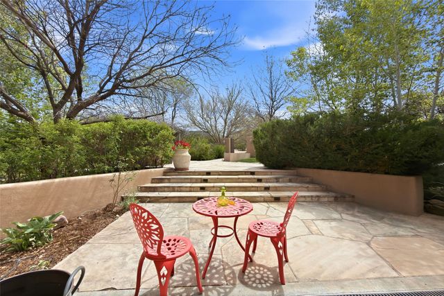 55 Paseo Del Rancho, Santa Fe, NM 87506