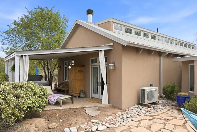 55 Paseo Del Rancho, Santa Fe, NM 87506
