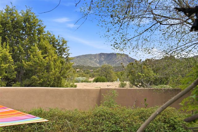 55 Paseo Del Rancho, Santa Fe, NM 87506
