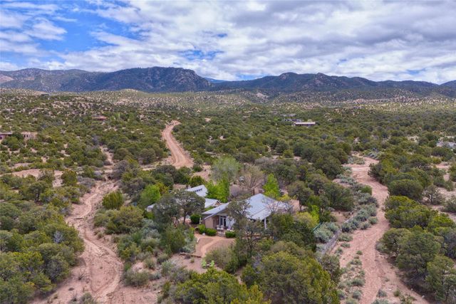 55 Paseo Del Rancho, Santa Fe, NM 87506