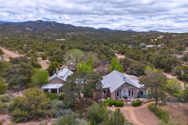 55 Paseo Del Rancho, Santa Fe, NM 87506