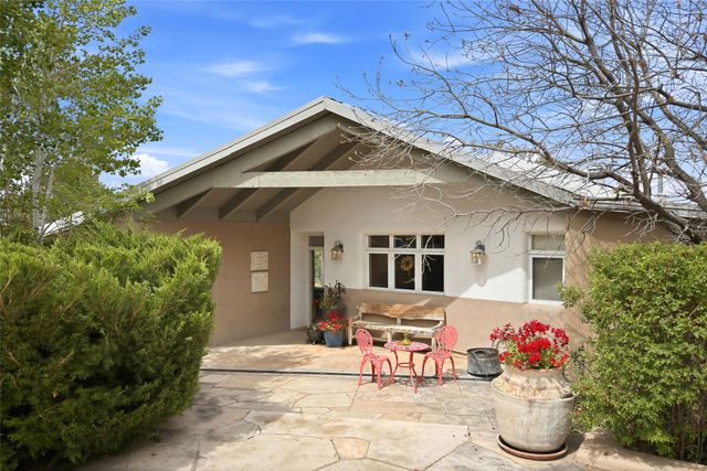 55 Paseo Del Rancho, Santa Fe, NM 87506
