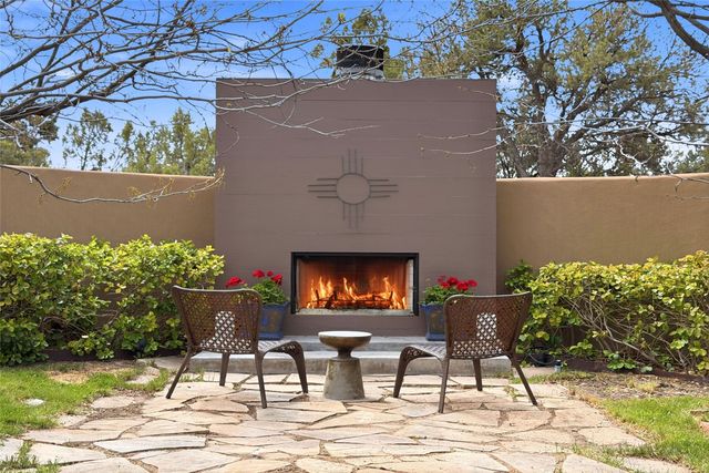 55 Paseo Del Rancho, Santa Fe, NM 87506