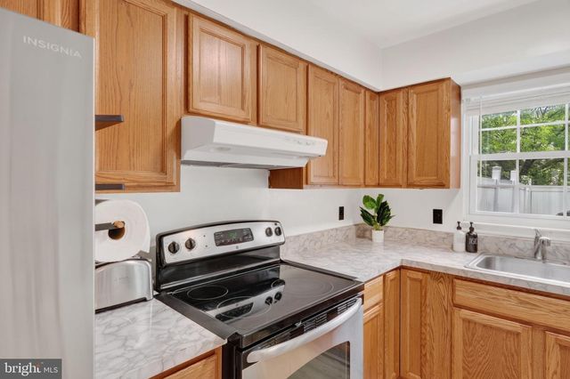 10 VON STEUBEN CT, Newark, DE 19702