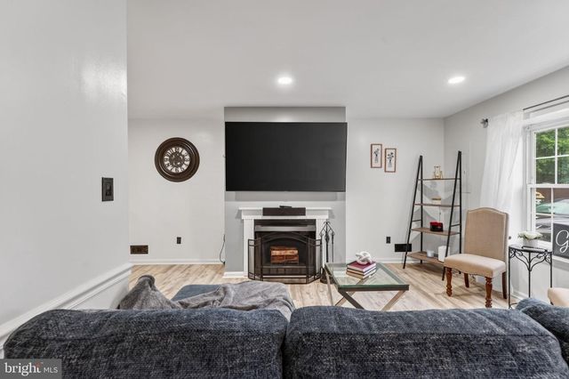 10 VON STEUBEN CT, Newark, DE 19702