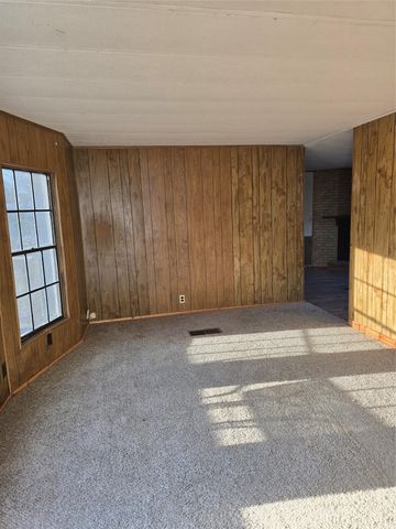 301 S Johnson Ave, Thorndale, TX 76577