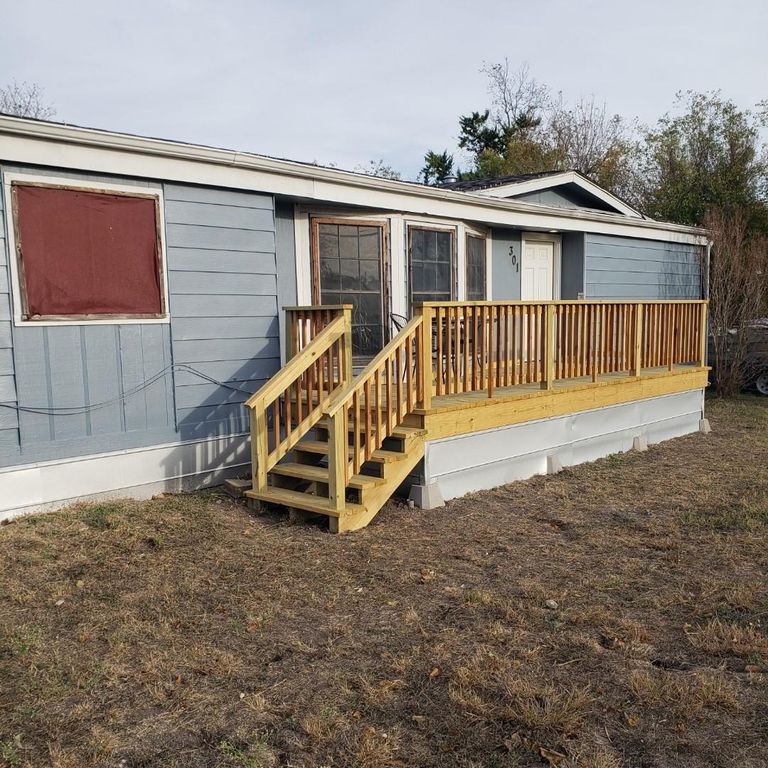 301 S Johnson Ave, Thorndale, TX 76577