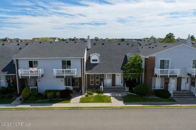 25 Meadow Avenue 39, Monmouth Beach, NJ 07750