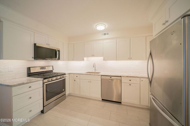 25 Meadow Avenue 39, Monmouth Beach, NJ 07750