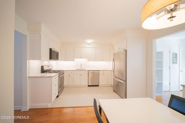 25 Meadow Avenue 39, Monmouth Beach, NJ 07750