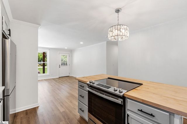 12 Hudson Street, Greenville, SC 29609