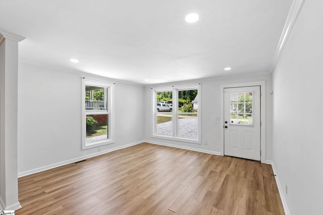 12 Hudson Street, Greenville, SC 29609