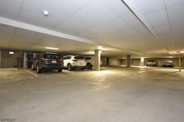 5208 Veterans Dr, Rockaway Twp., NJ 07885