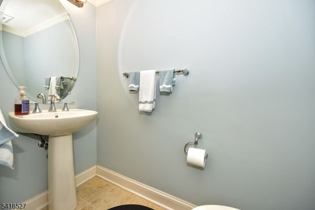 5208 Veterans Dr, Rockaway Twp., NJ 07885