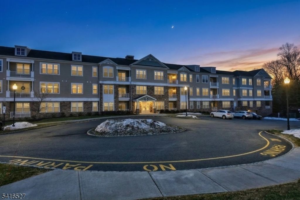 5208 Veterans Dr, Rockaway Twp., NJ 07885