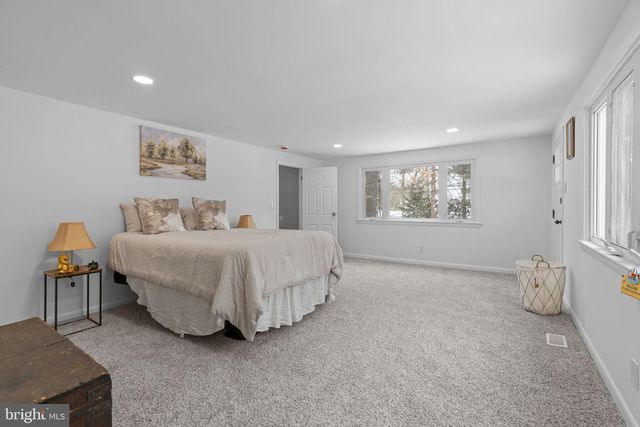 560 HOPEWELL RD, Marlton, NJ 08053