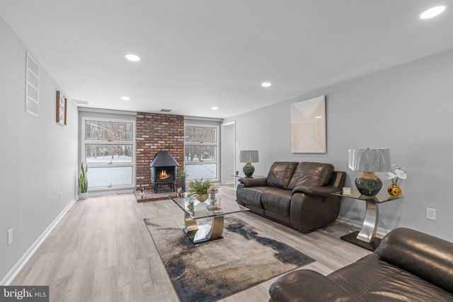 560 HOPEWELL RD, Marlton, NJ 08053