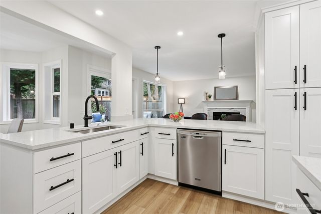 22124 NE 9th Place, Sammamish, WA 98074