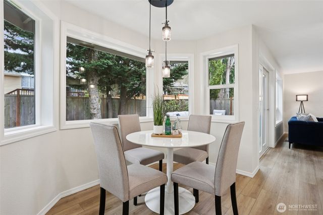 22124 NE 9th Place, Sammamish, WA 98074