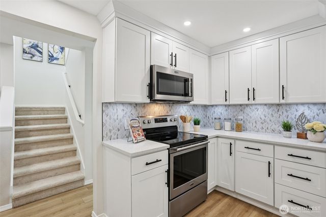 22124 NE 9th Place, Sammamish, WA 98074