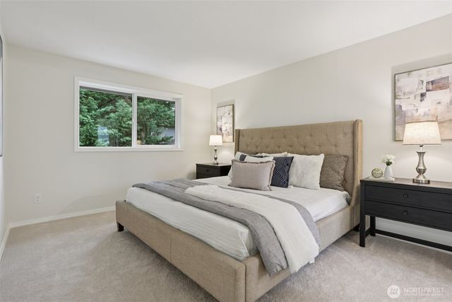 22124 NE 9th Place, Sammamish, WA 98074