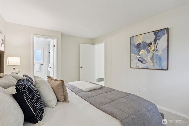 22124 NE 9th Place, Sammamish, WA 98074