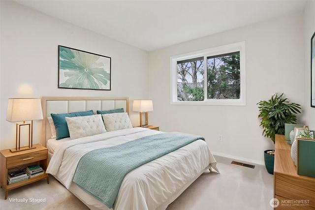 22124 NE 9th Place, Sammamish, WA 98074