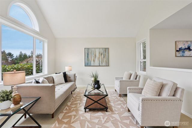 22124 NE 9th Place, Sammamish, WA 98074