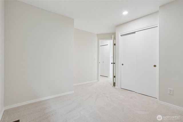 22124 NE 9th Place, Sammamish, WA 98074