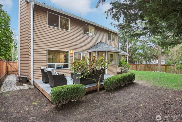 22124 NE 9th Place, Sammamish, WA 98074