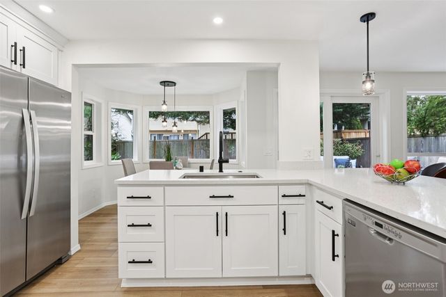 22124 NE 9th Place, Sammamish, WA 98074